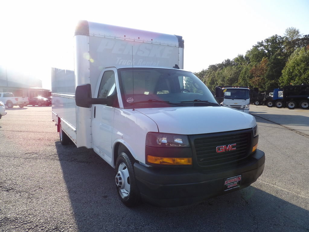 Used 2022 GMC Savana 3500 Extended w/ Power Convenience Package RWD image 11
