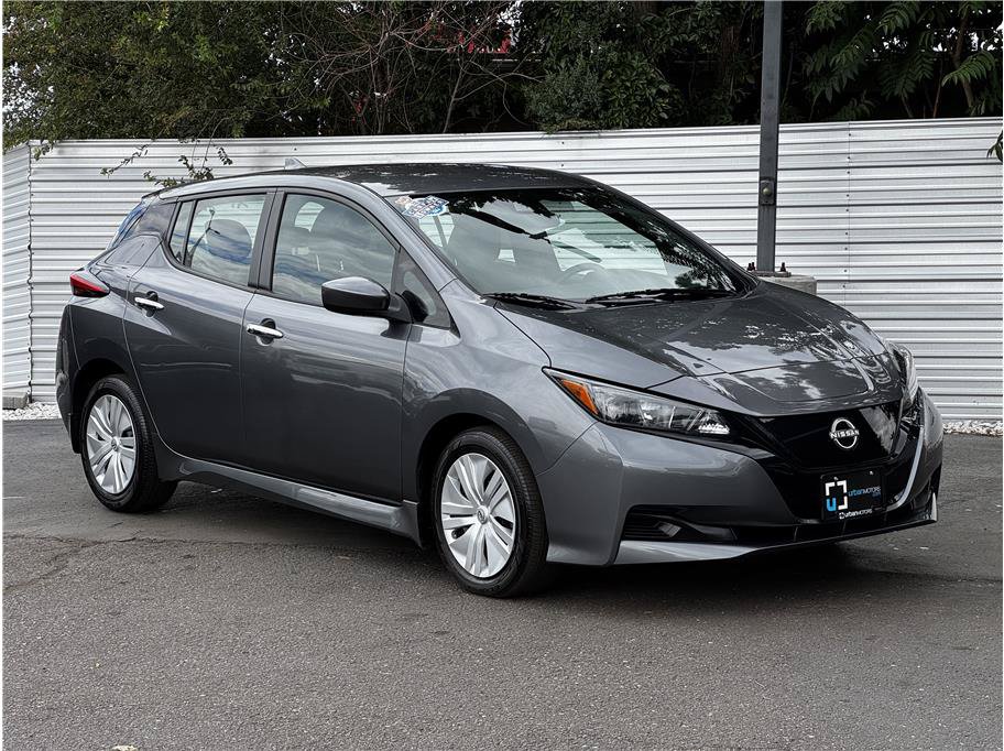 Used 2025 Nissan Leaf S FWD image 6