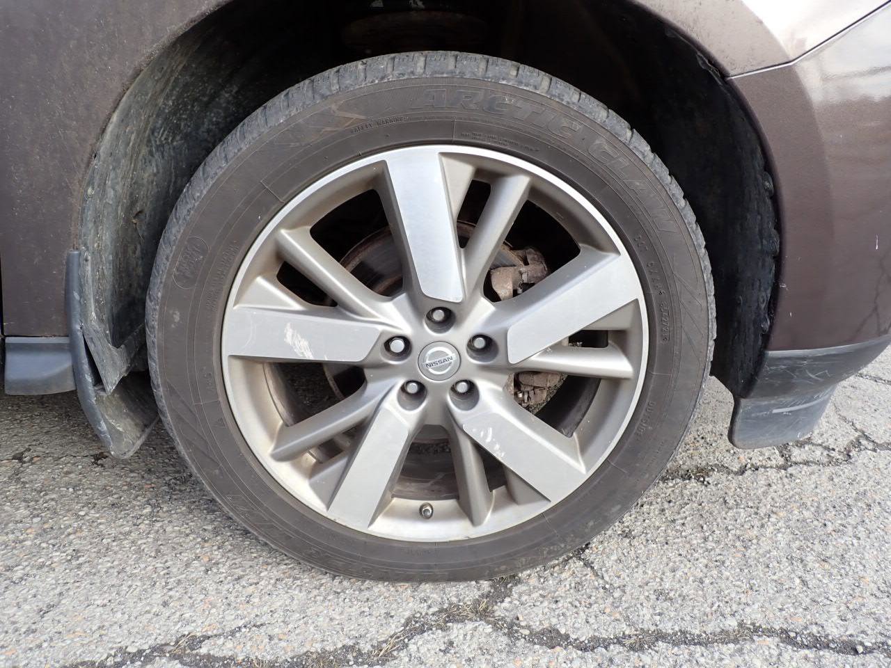 Used 2015 Nissan Pathfinder Platinum w/ Family Entertainment Package image 11