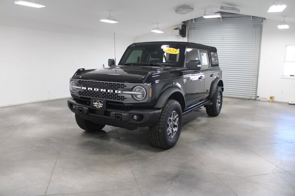 Used 2023 Ford Bronco Badlands image 3