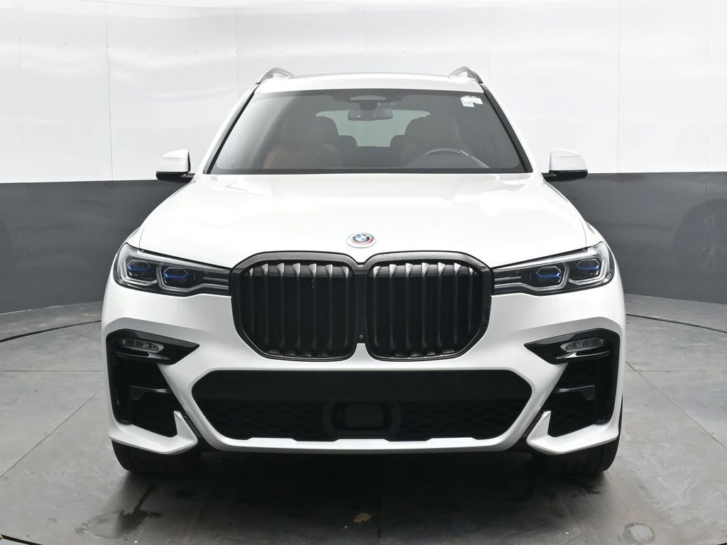 Used 2022 BMW X7 M50i image 8