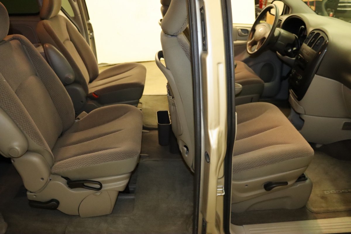 Used 2007 Dodge Caravan SXT w/ Popular Equipment Group I FWD image 23