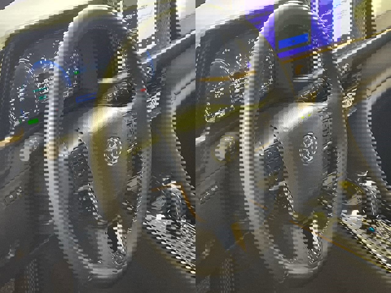 Used 2025 Toyota Crown Signia image 12