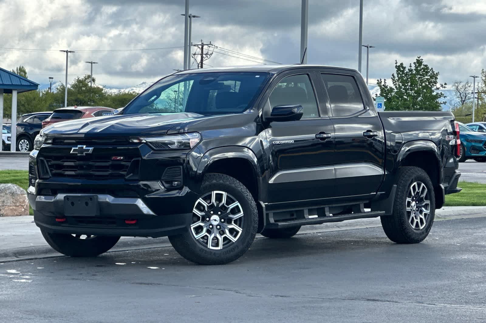 Used 2024 Chevrolet Colorado Z71 w/ Z71 Convenience Package 2 AWD/4WD image 1