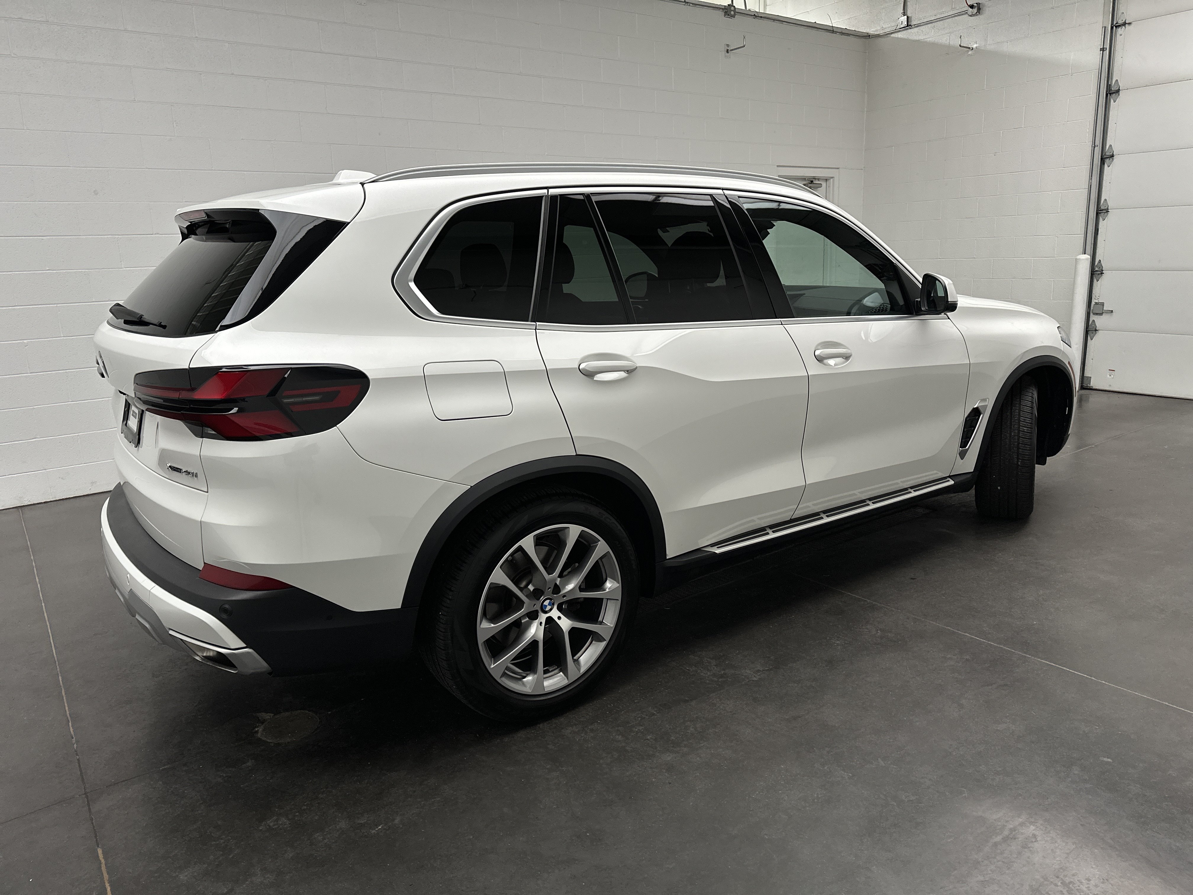 Used 2026 BMW X5 xDrive40i AWD/4WD image 9