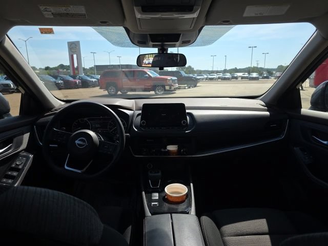 Used 2023 Nissan Rogue SV FWD image 15