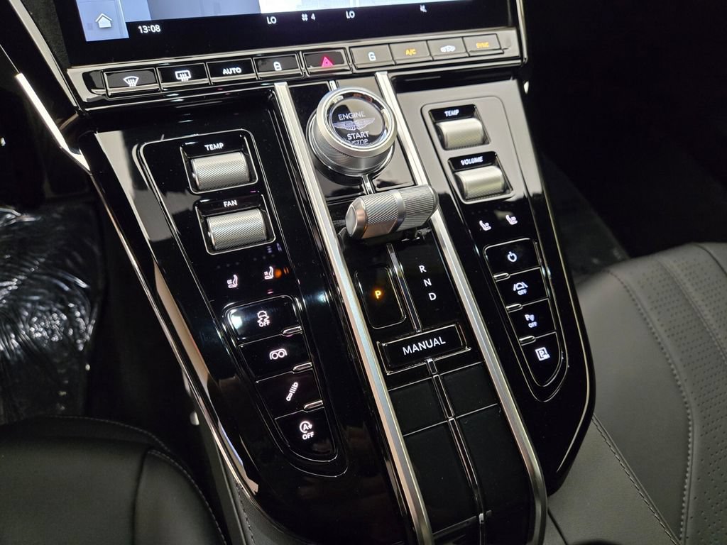Used 2025 Aston Martin V8 Vantage Coupe RWD image 36