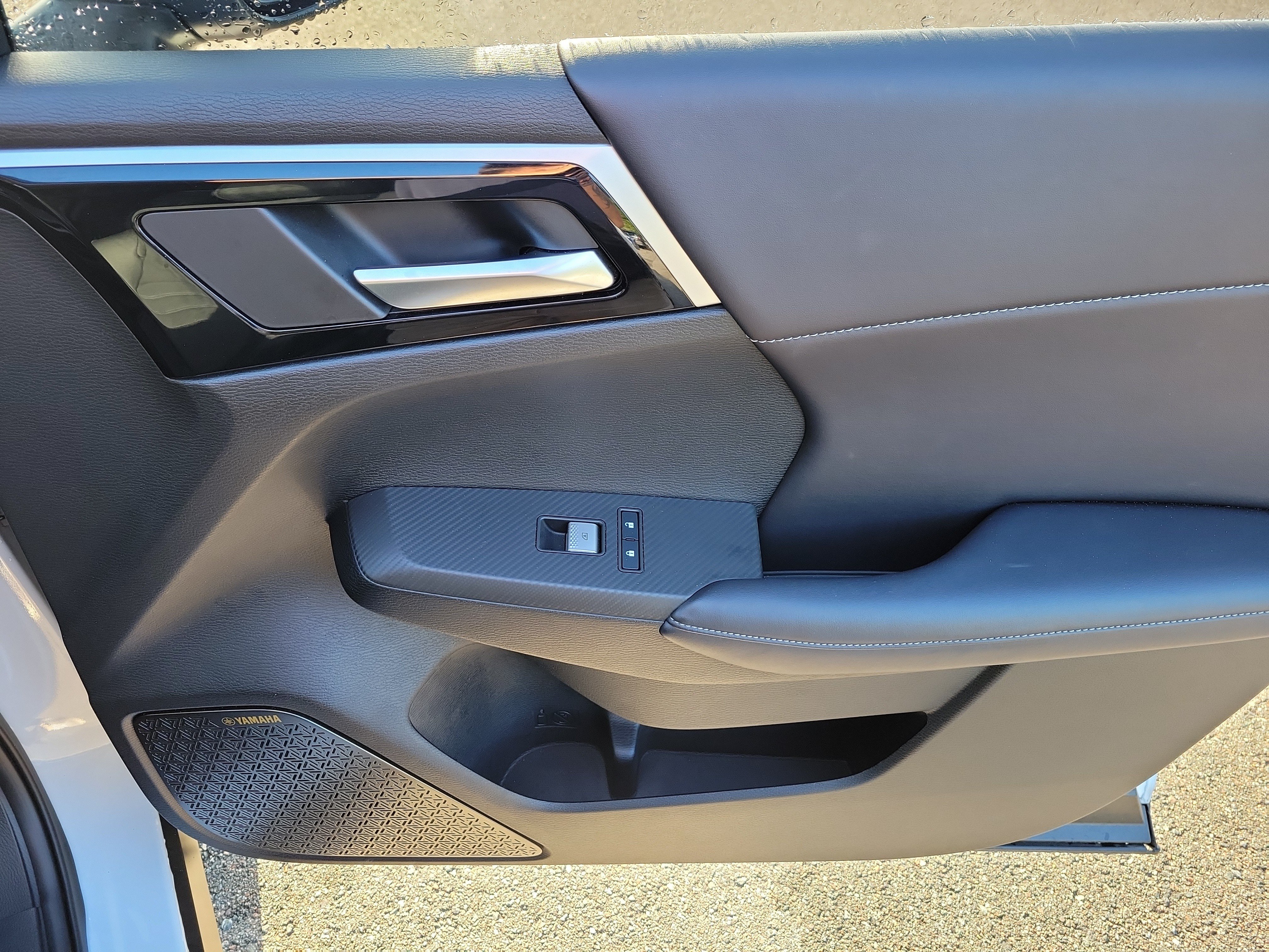 Used 2025 Mitsubishi Outlander SE FWD image 11