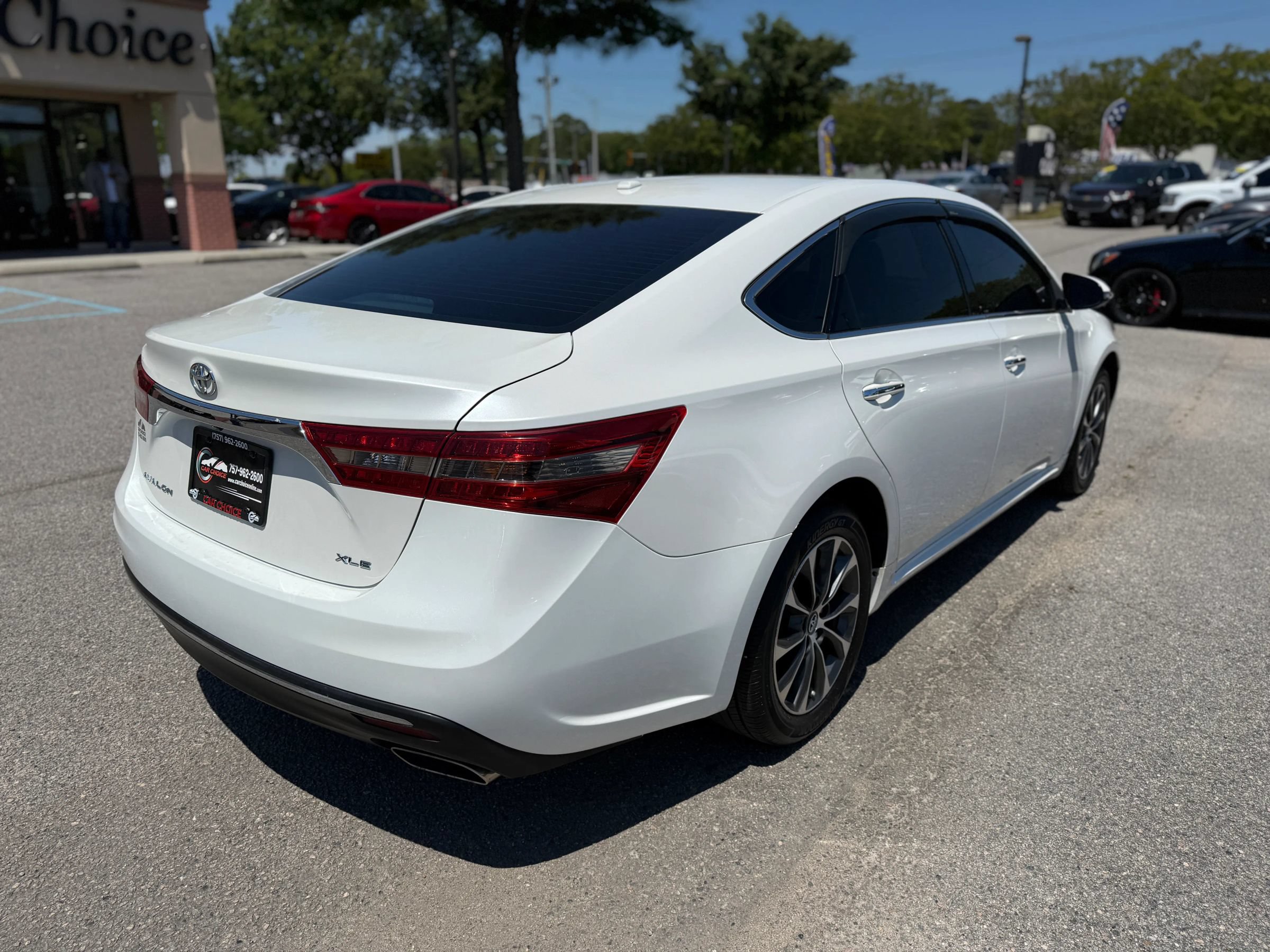 Used 2016 Toyota Avalon XLE Premium FWD image 8