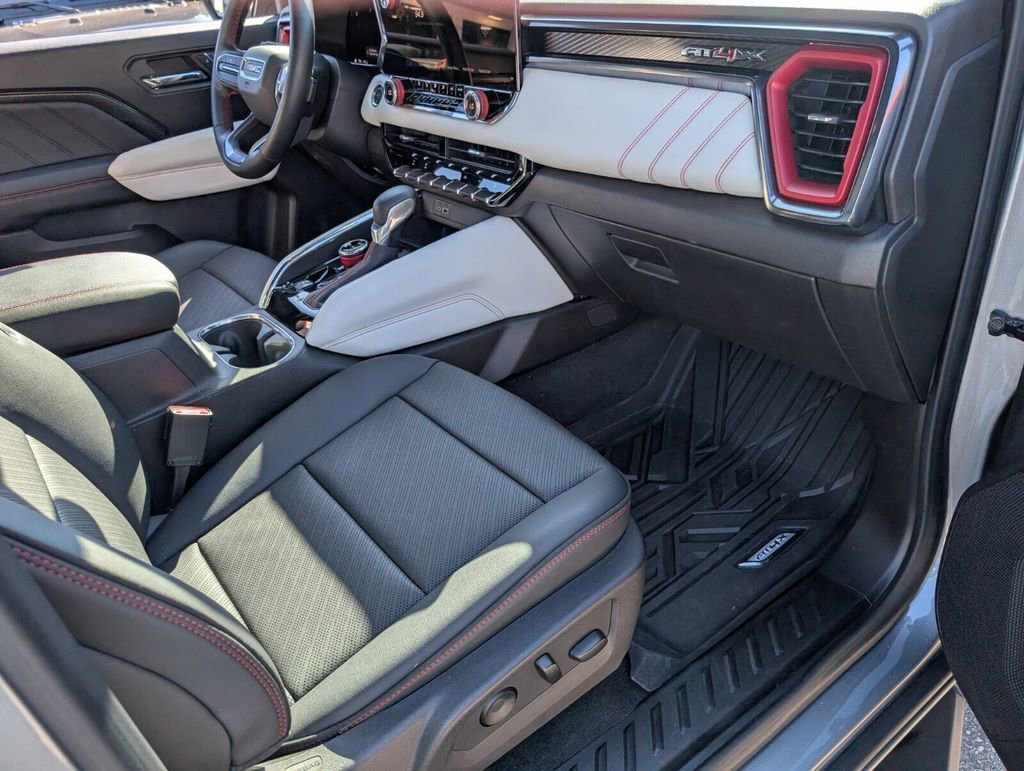 Used 2024 GMC Canyon AT4X image 19
