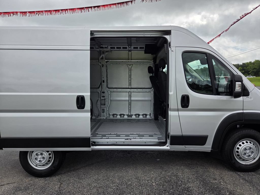 Used 2025 RAM ProMaster 1500 w/ Convenience Group FWD image 9