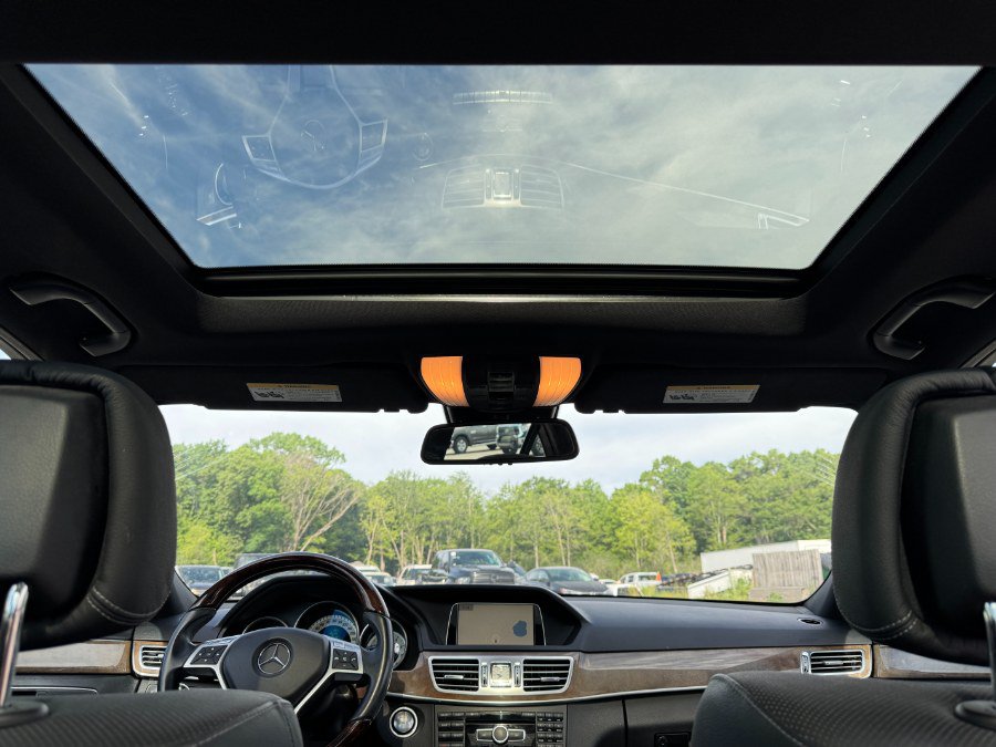 Used 2014 Mercedes-Benz E 550 4MATIC Sedan image 21