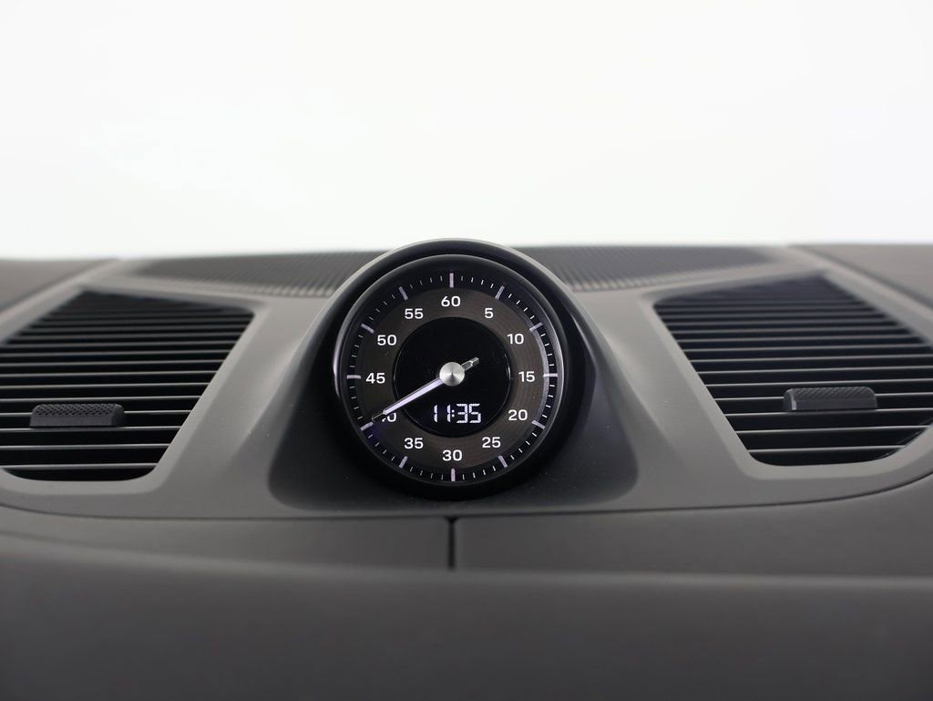 New 2025 Porsche Cayenne Turbo image 17