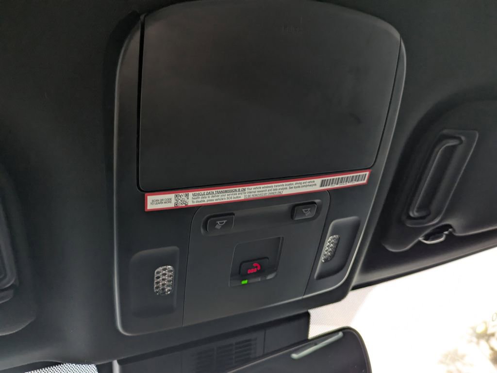 Certified 2025 Toyota Camry SE w/ Convenience Package image 21