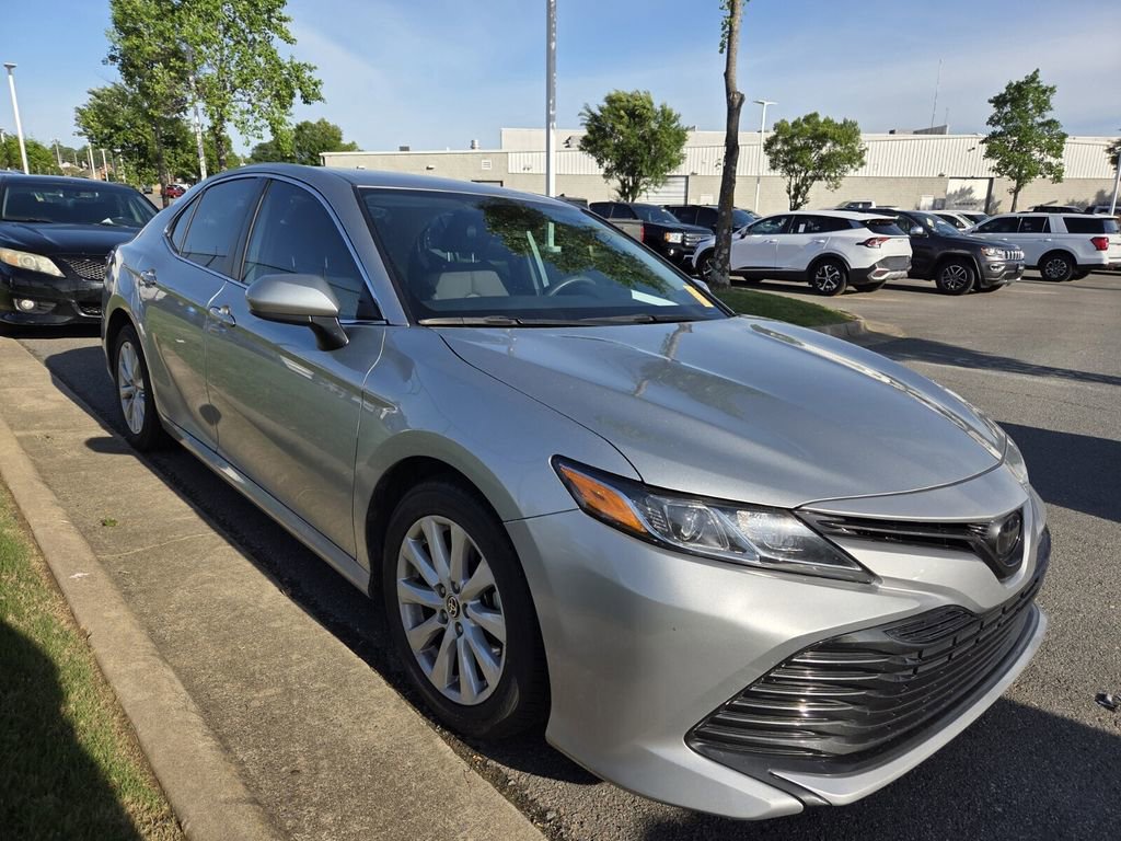Used 2020 Toyota Camry LE FWD image 3