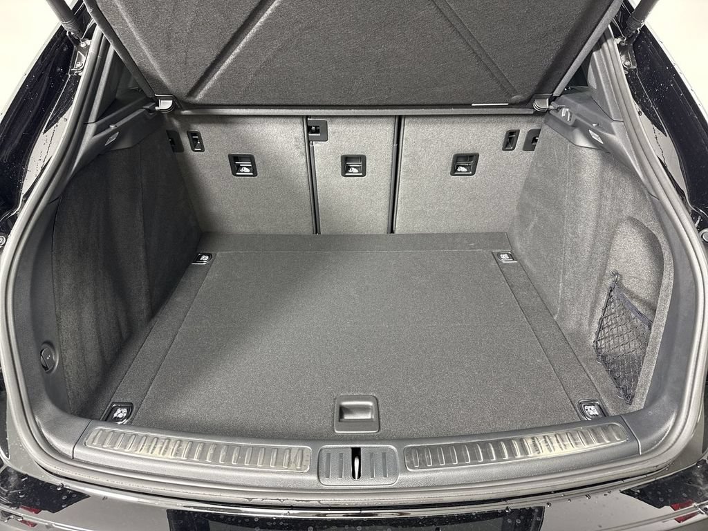 New 2026 Porsche Macan AWD/4WD image 21