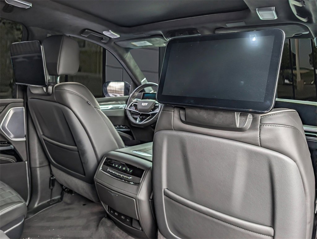 Used 2025 Cadillac Escalade ESV V image 22
