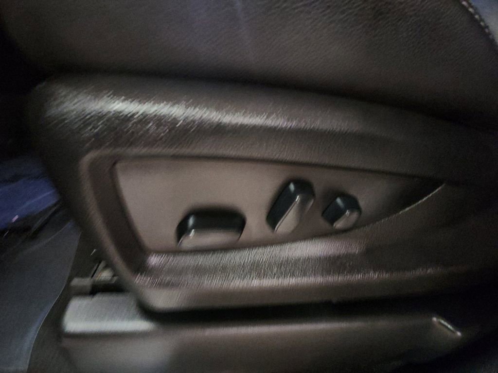 Used 2019 Chevrolet Tahoe LT image 13