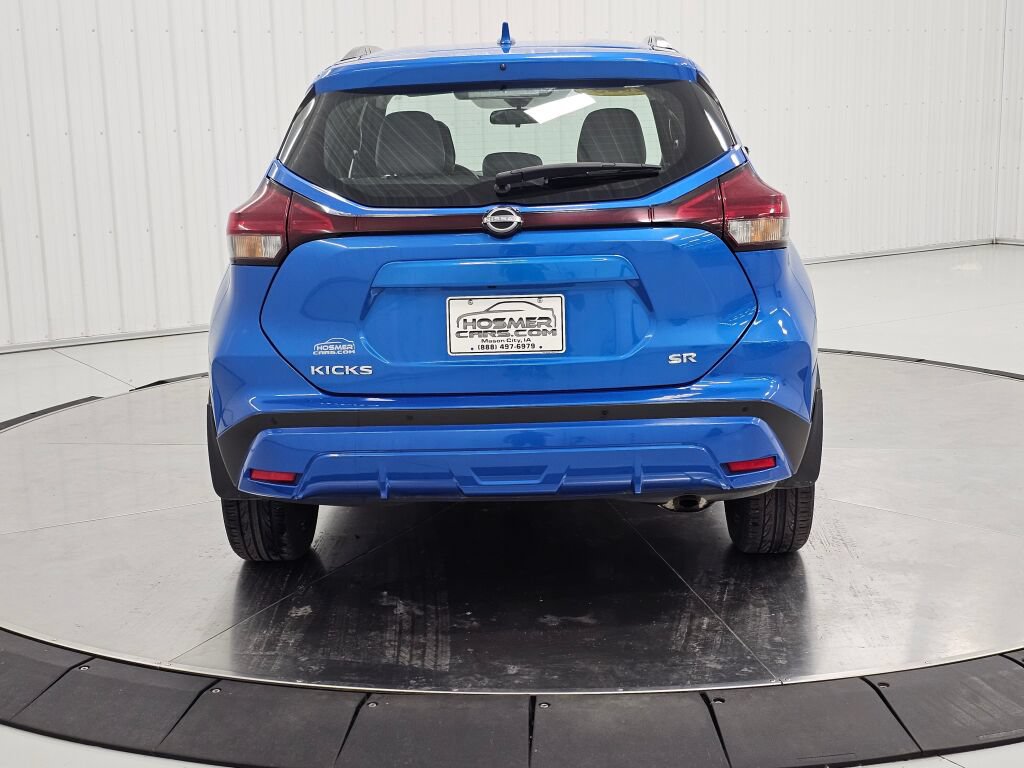 Used 2023 Nissan Kicks SR w/ SR Premium Package FWD image 4