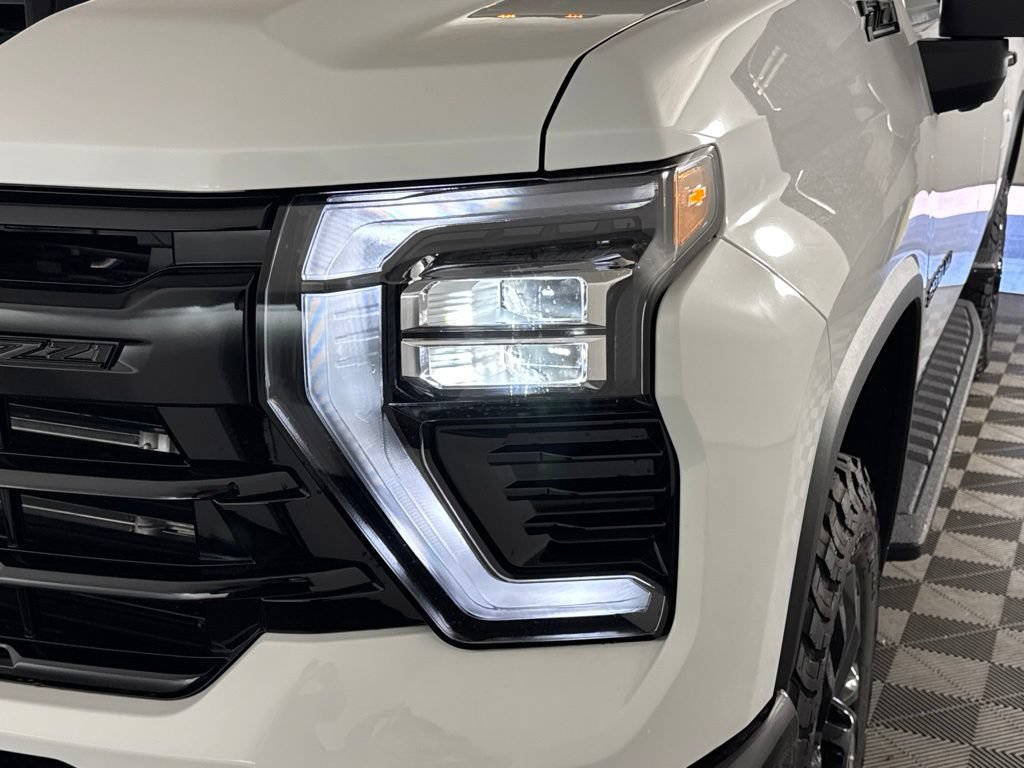 New 2026 Chevrolet Silverado 3500 LTZ w/ LTZ Plus Package AWD/4WD image 37
