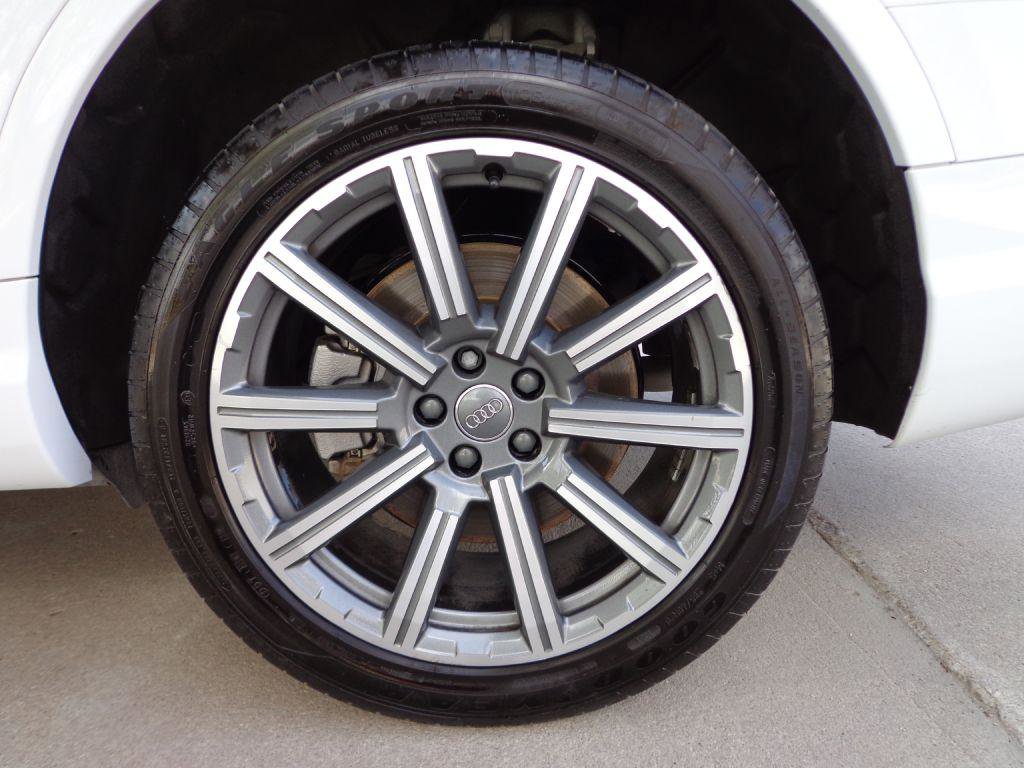 Used 2018 Audi Q7 3.0T Premium Plus w/ Premium Plus Package image 11