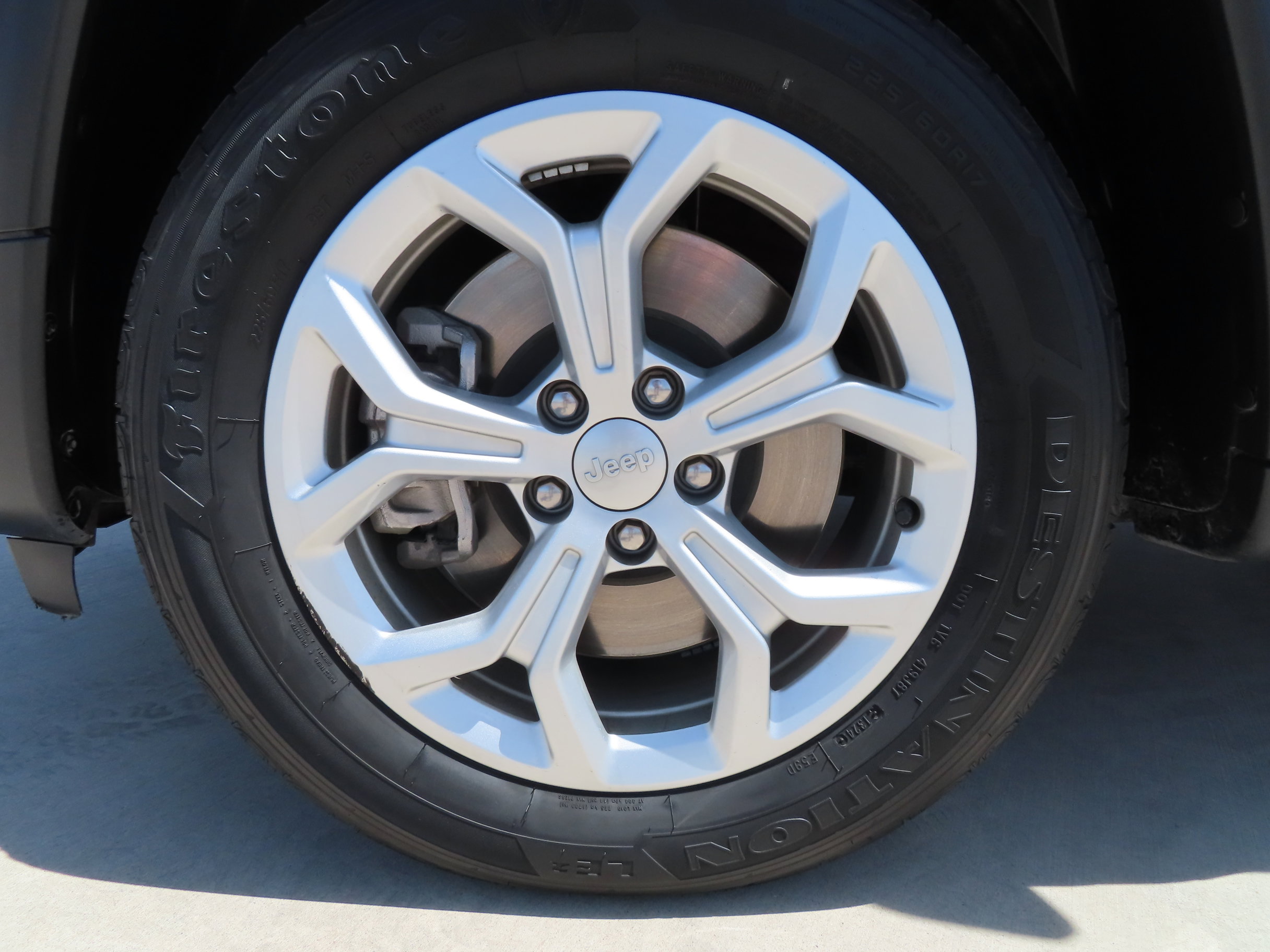 Used 2024 Jeep Compass Latitude AWD/4WD image 5