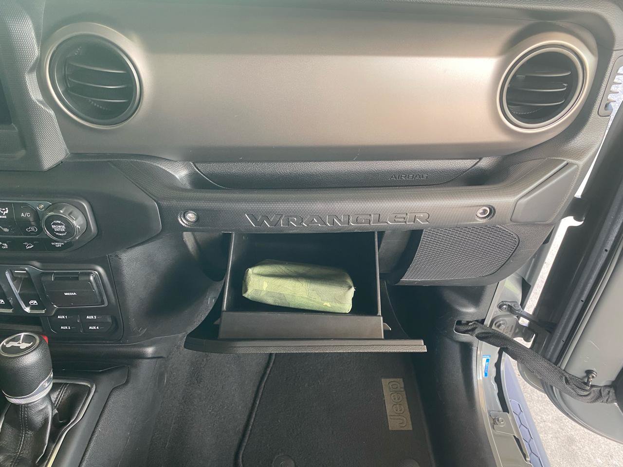 Used 2021 Jeep Wrangler Sport AWD/4WD image 36