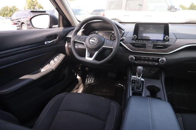 Certified 2025 Nissan Altima 2.5 SV FWD image 22