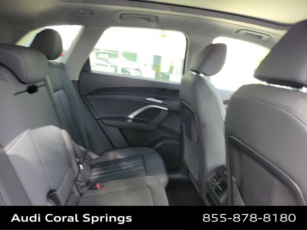 Certified 2025 Audi Q5 Premium w/ Convenience Package AWD/4WD image 21