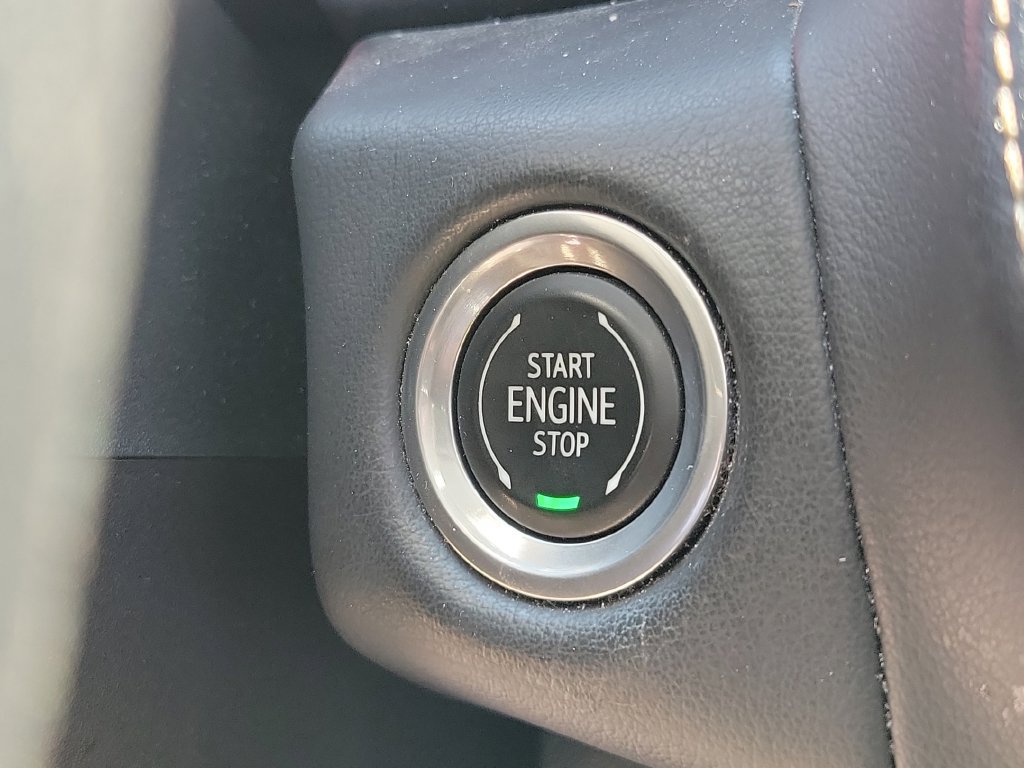 Used 2021 GMC Yukon SLT w/ SLT Premium Package AWD/4WD image 38