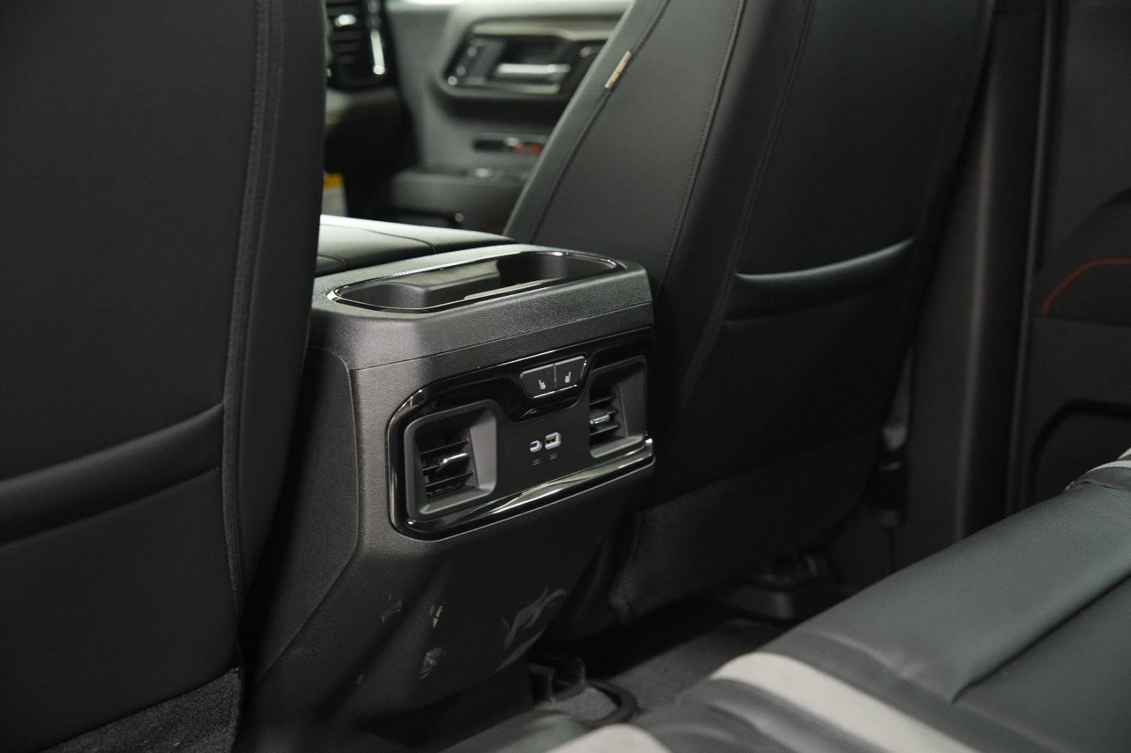 New 2026 GMC Sierra 1500 AT4 w/ AT4 Premium Package AWD/4WD image 26