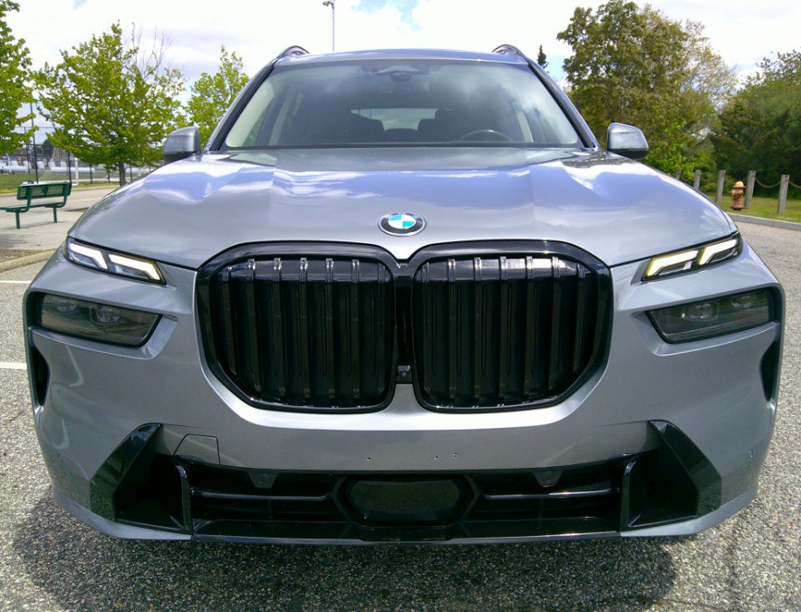 Used 2023 BMW X7 xDrive40i AWD/4WD image 2