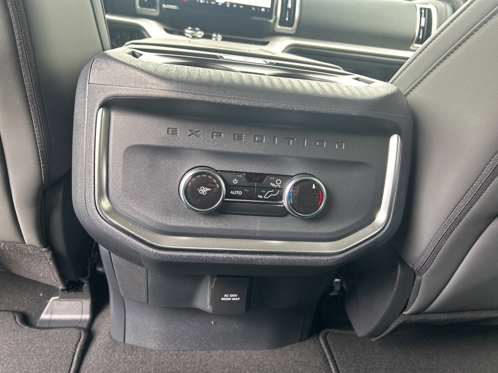 New 2025 Ford Expedition Active image 14