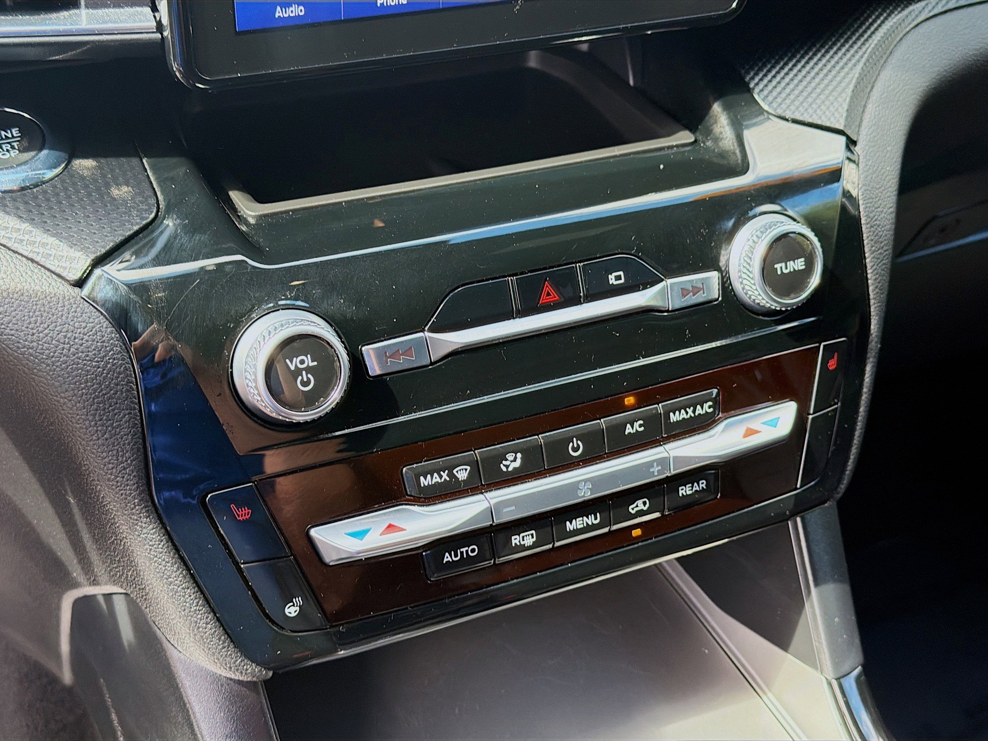 Used 2023 Ford Explorer ST-Line w/ Class IV Trailer Tow Package image 15