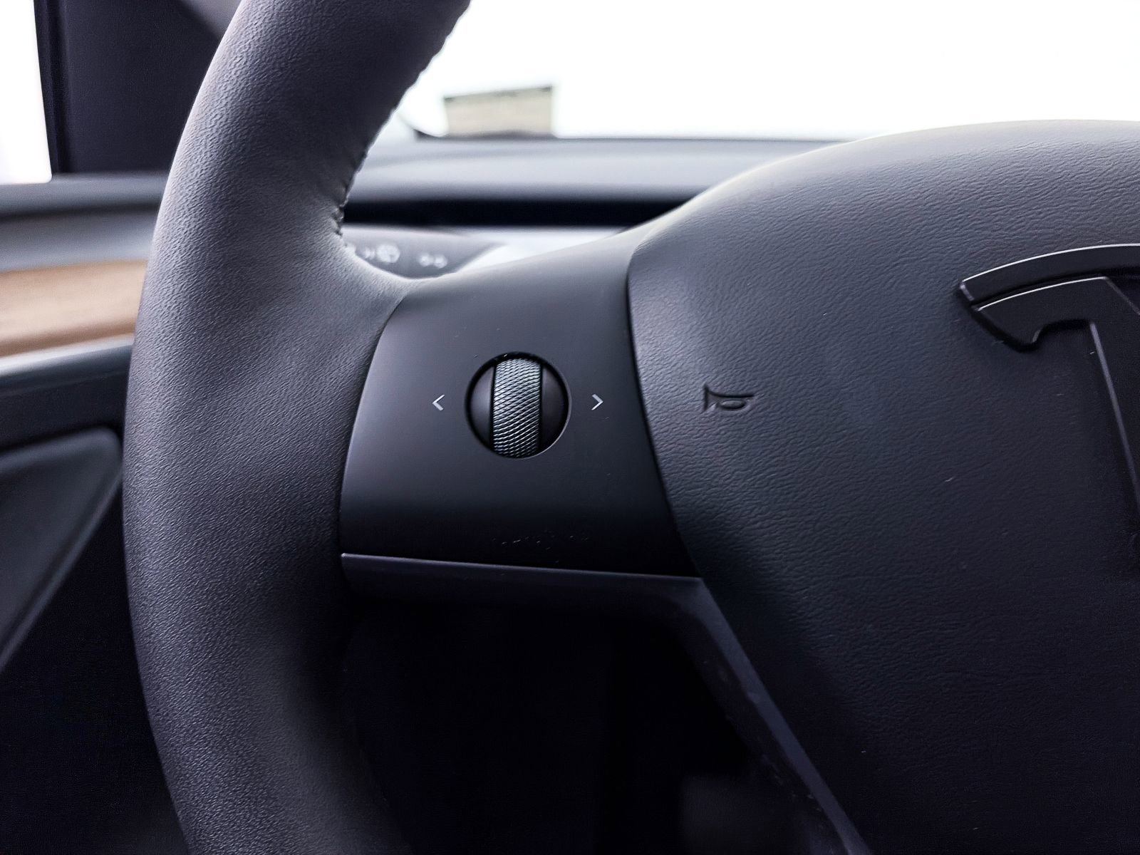 Used 2024 Tesla Model Y Long Range image 27