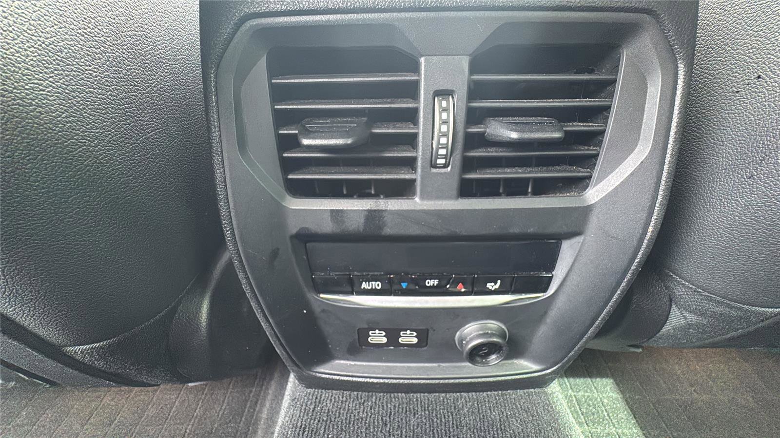 Used 2020 BMW 330i xDrive Sedan w/ Premium Package image 26