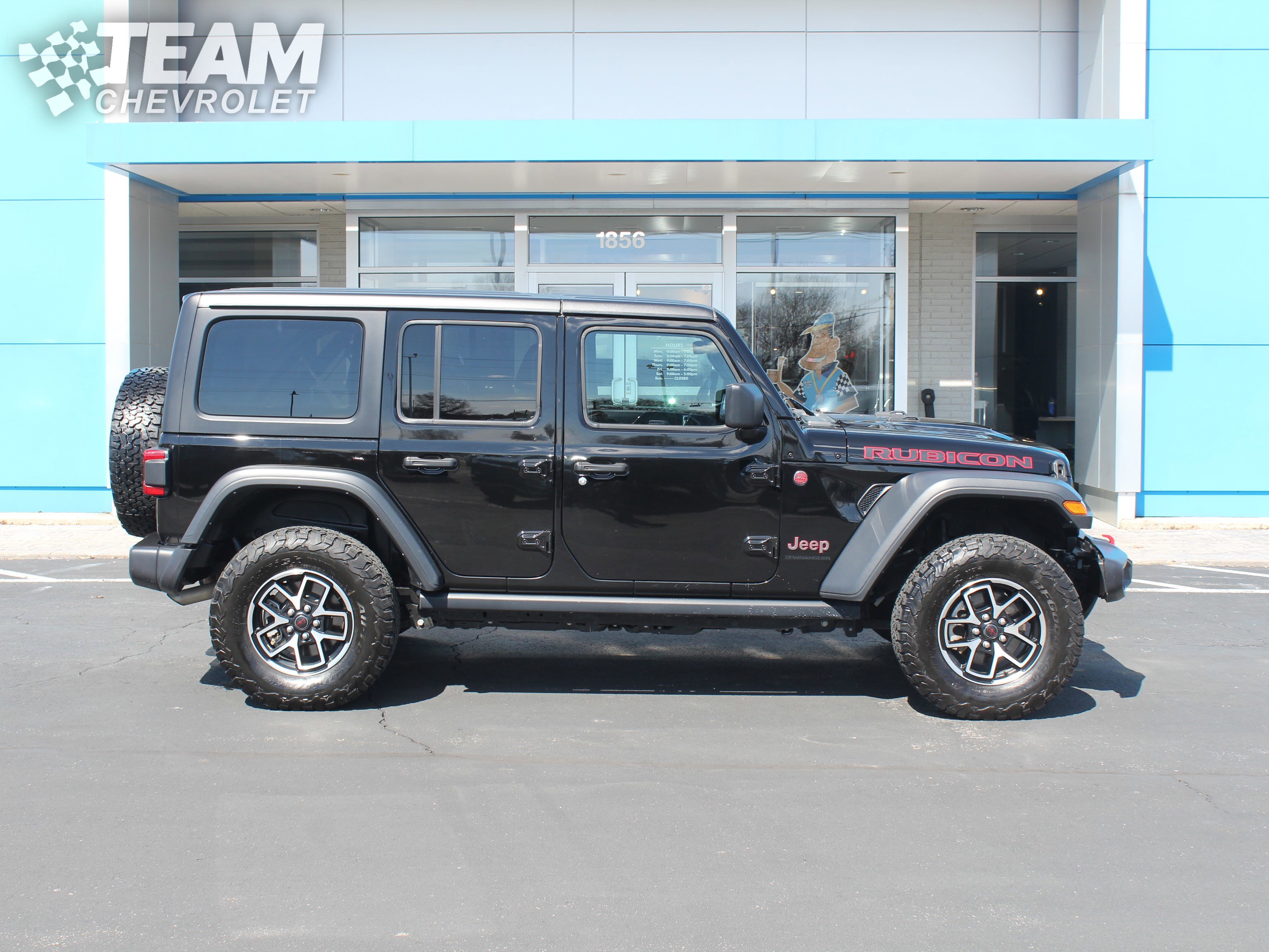 Used 2024 Jeep Wrangler Unlimited Rubicon AWD/4WD image 3