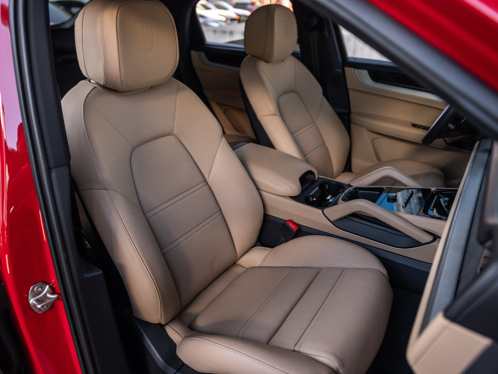 Certified 2025 Porsche Cayenne E-Hybrid Coupe AWD/4WD image 35