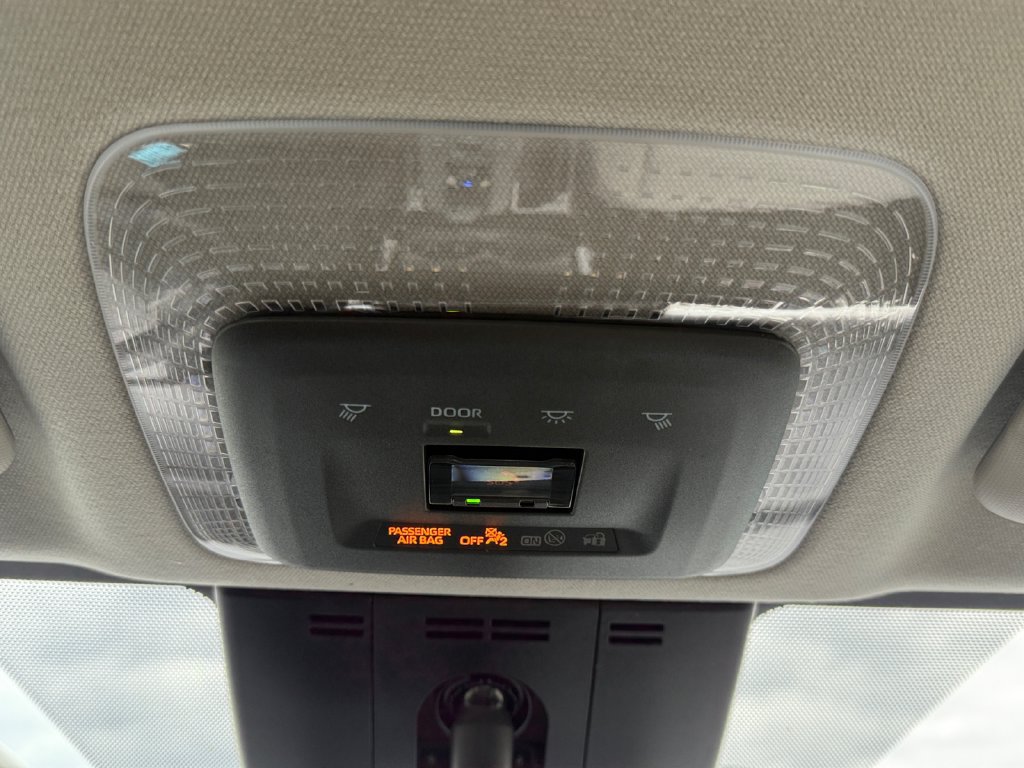 Used 2023 Toyota Prius LE FWD image 17