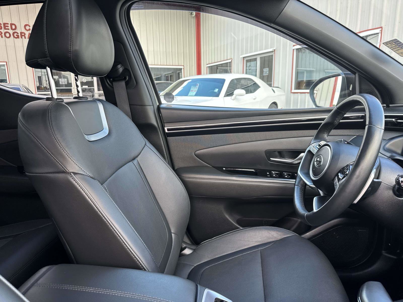 Used 2023 Hyundai Santa Cruz Limited image 9