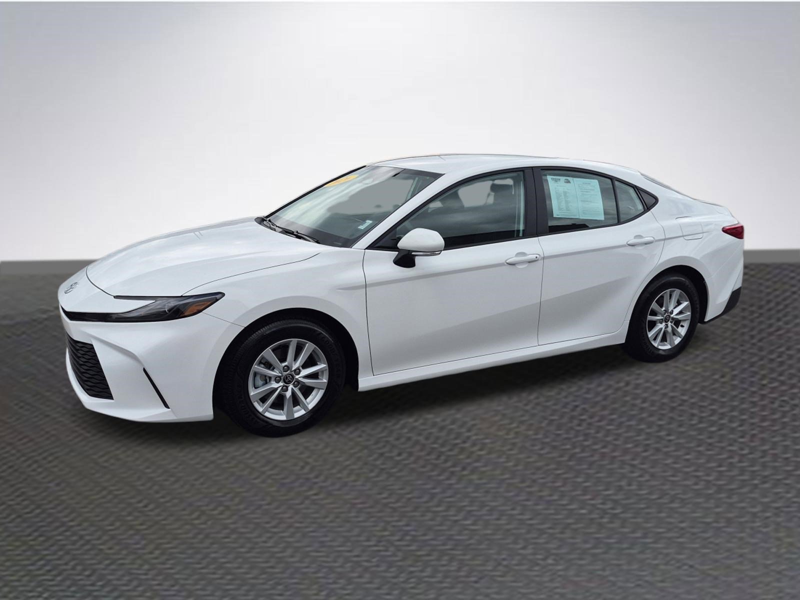 Used 2026 Toyota Camry LE image 2