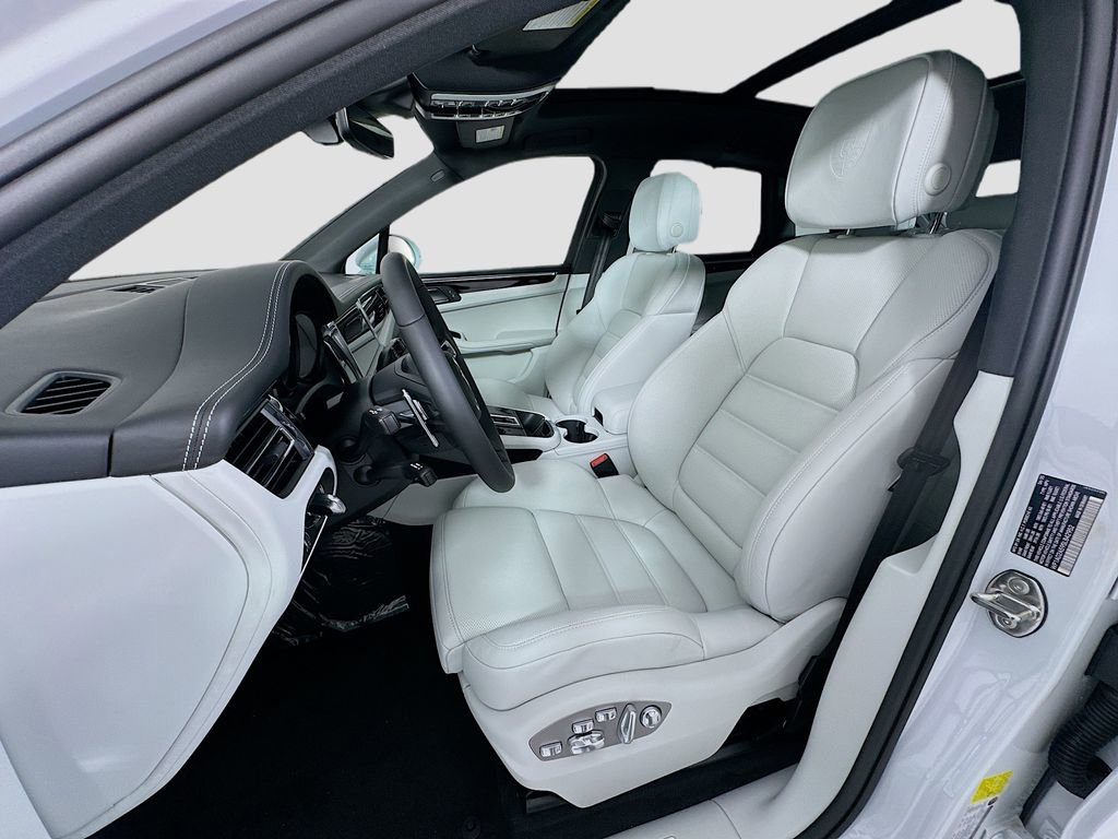 New 2025 Porsche Macan S image 5
