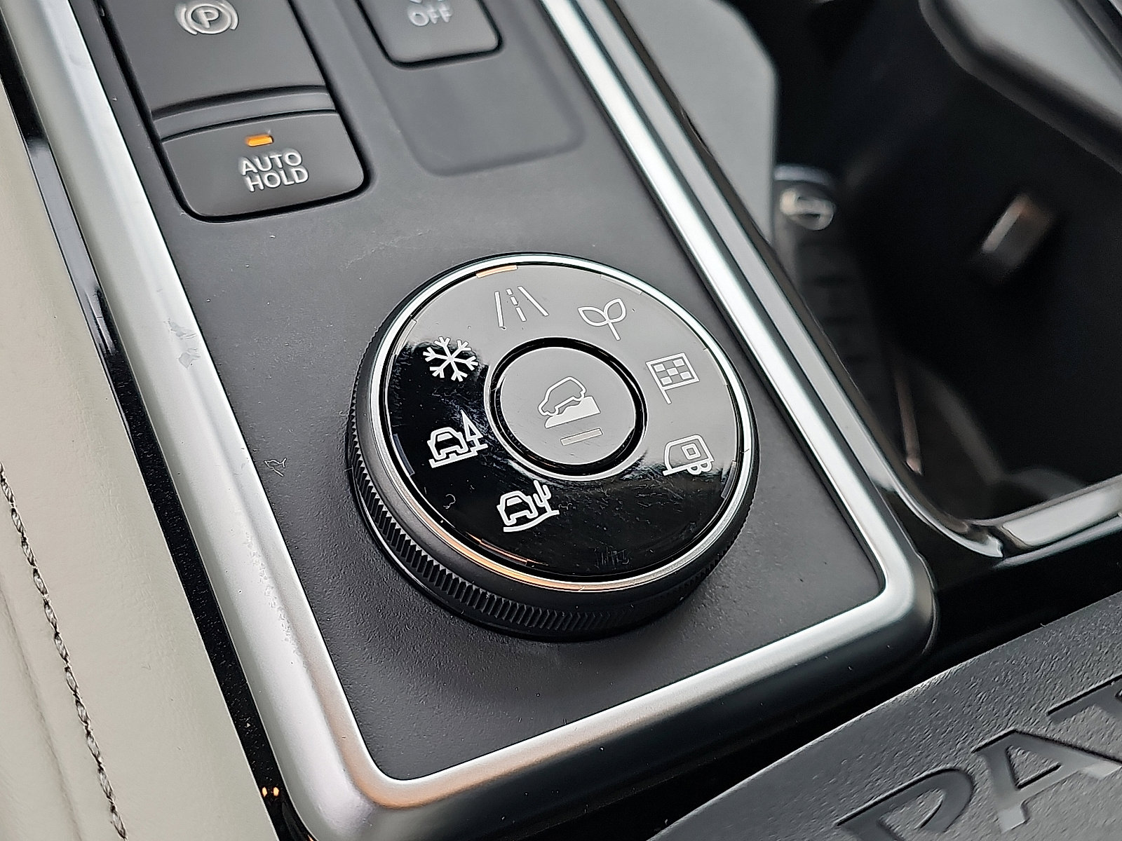 New 2025 Nissan Pathfinder SL image 15