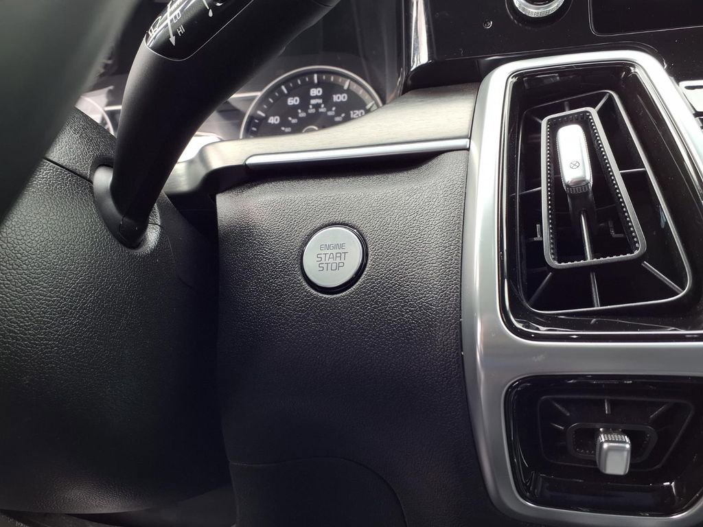 Certified 2022 Kia Sorento SX FWD image 18