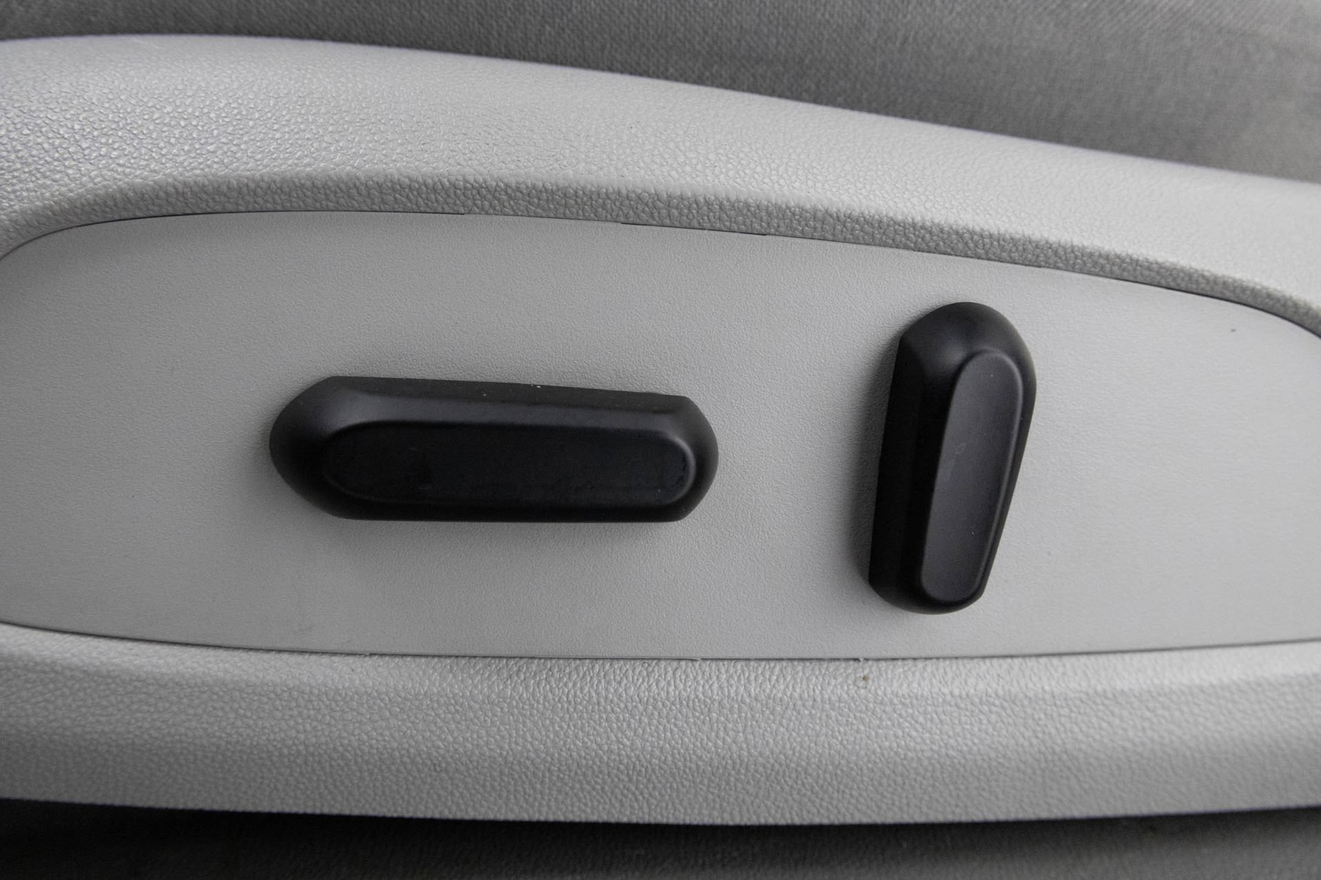Used 2018 GMC Acadia SLE FWD image 8