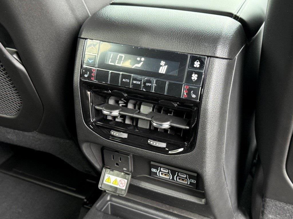 New 2025 Jeep Grand Cherokee L Limited w/ Luxury Tech Group II image 14