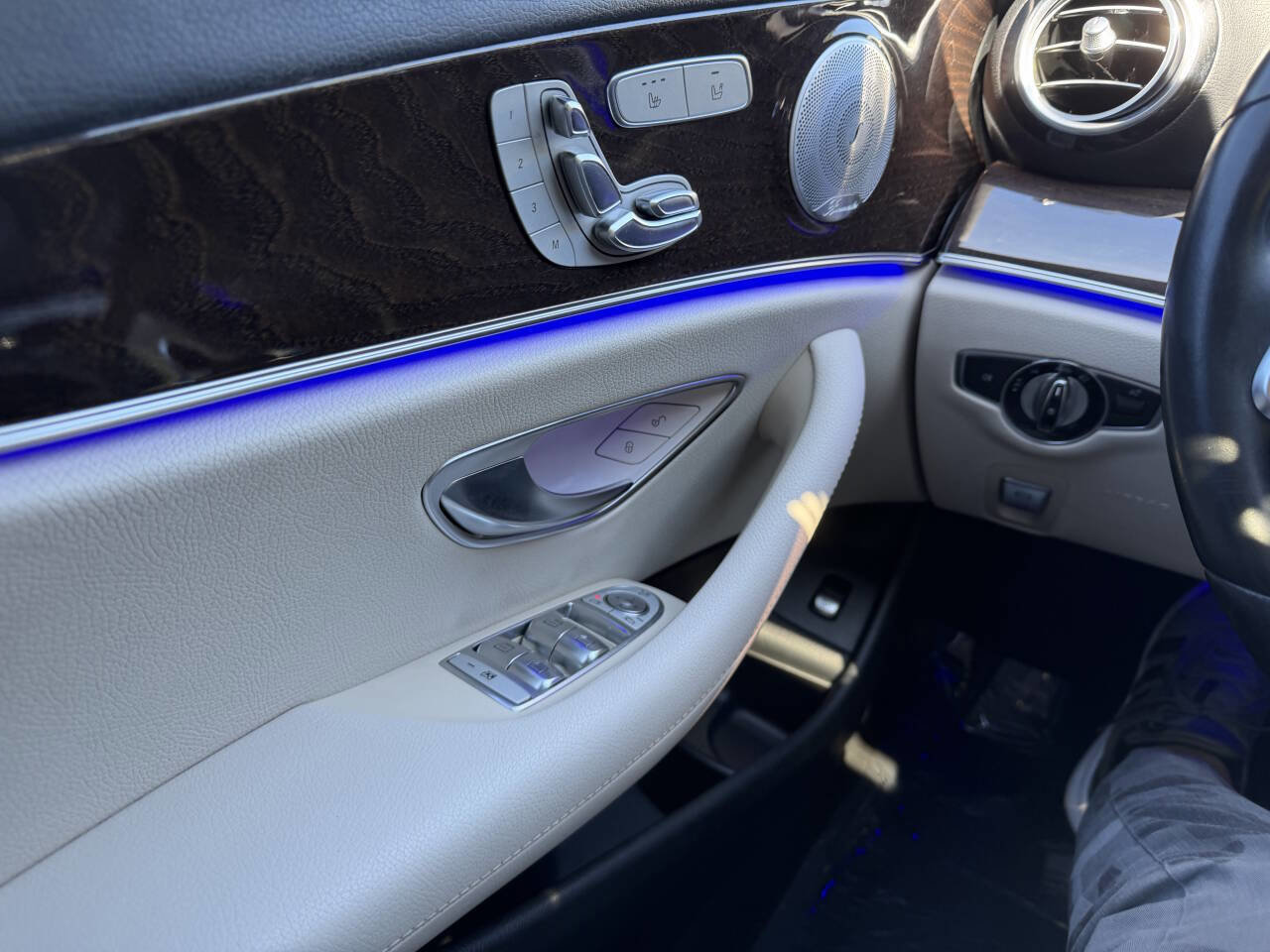 Used 2020 Mercedes-Benz E 350 Sedan image 30