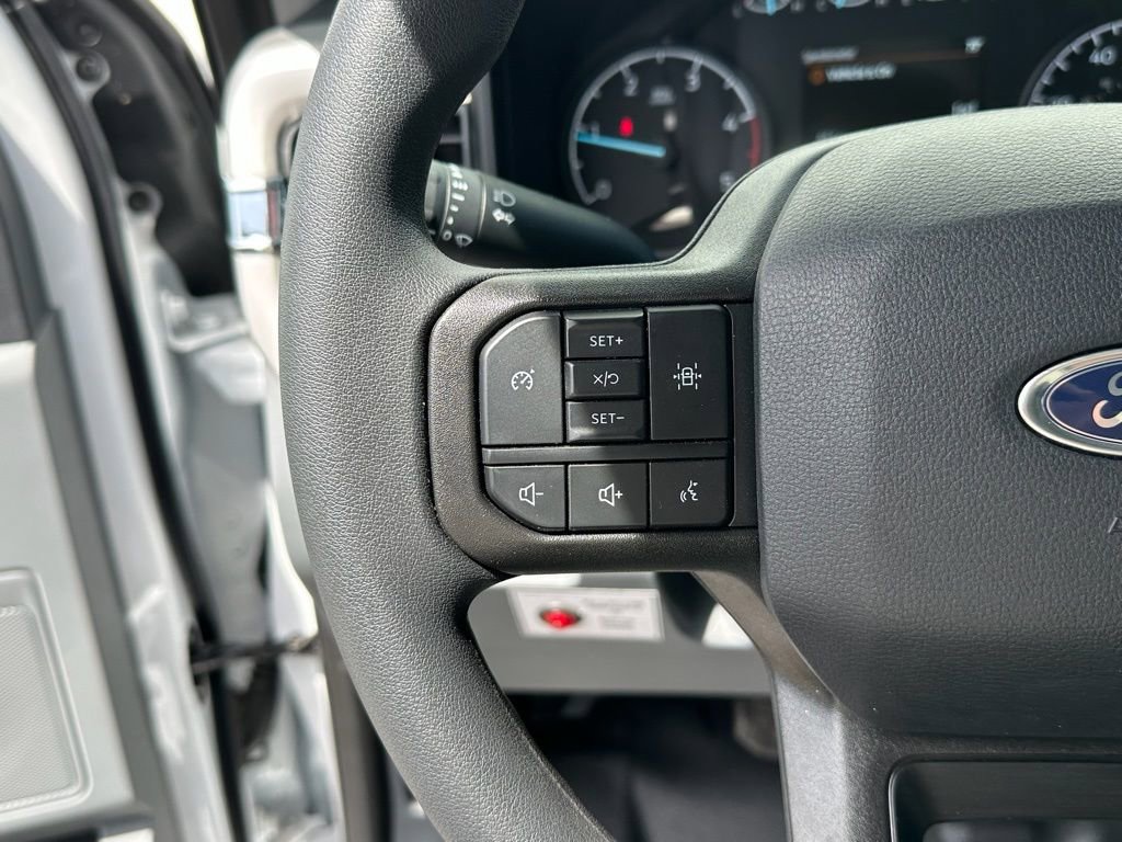 New 2025 Ford F550 4x4 Supercab Super Duty image 16