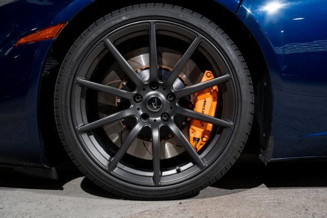 Used 2013 McLaren MP4-12C Spider RWD image 21