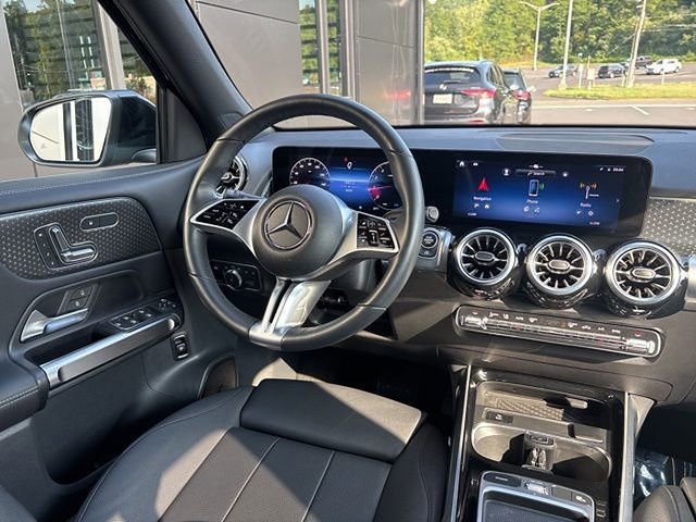 Used 2025 Mercedes-Benz GLB 250 4MATIC image 39